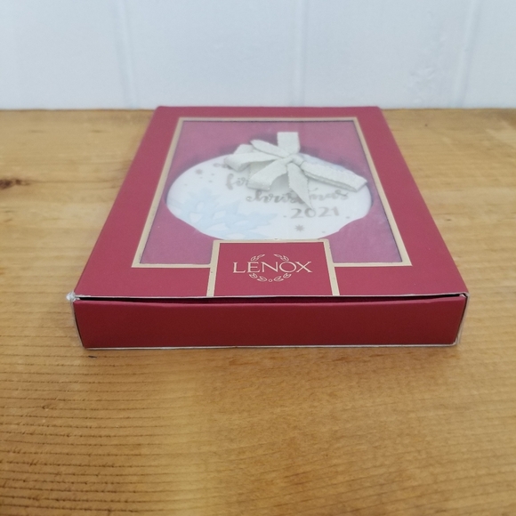 LENOX Ornament - OUR FIRST CHRISTMAS 2021 EUC - Picture 2 of 11
